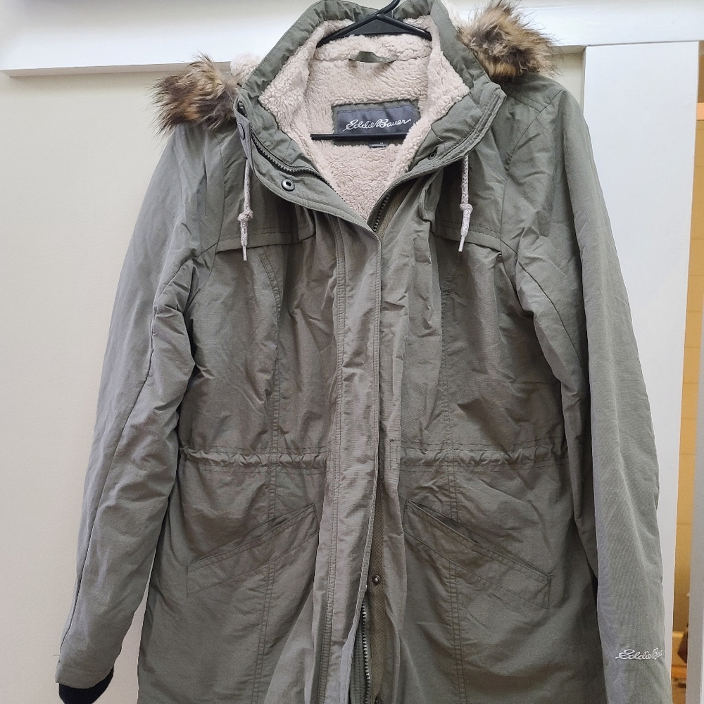 Eddie Bauer puffy coat XL